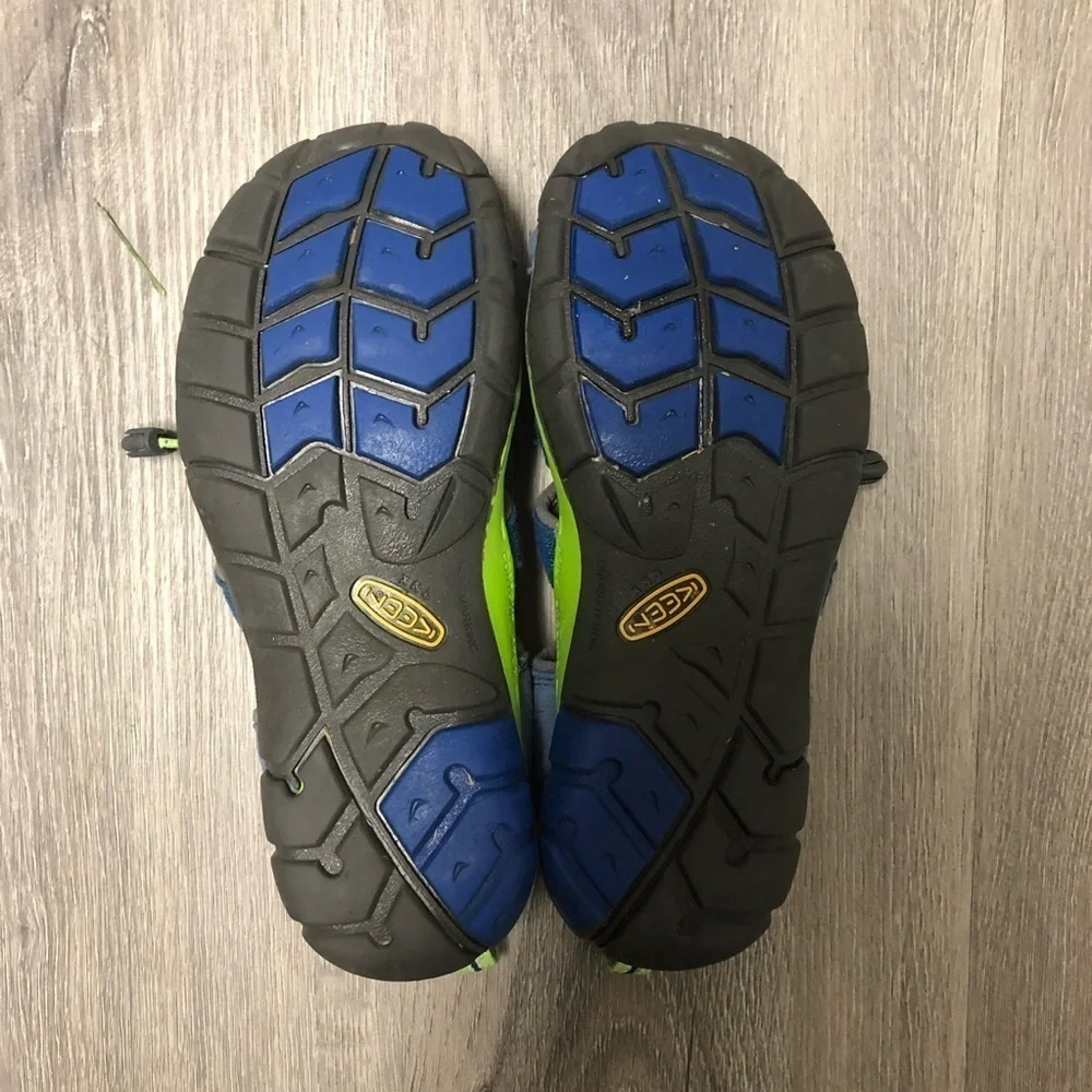 Keens Kids Size 3 Women’s Size 4/4.5 Waterproof Hiking Sandals Water Shoes Blue